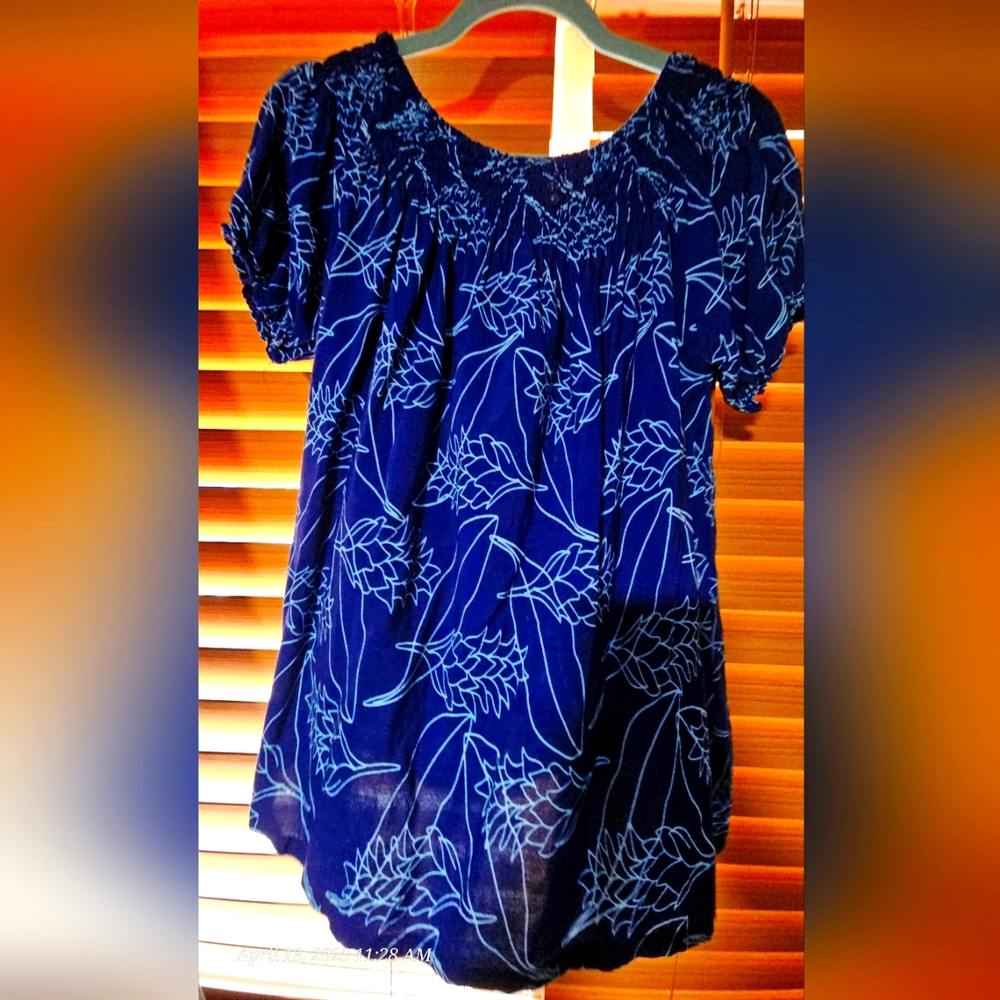 Super Adorable Hawaiian Print Top